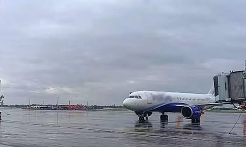 மேற்கு வங்காளத்தில் 'ராமெல் புயல்' எதிரொலி: 394 விமானங்களின் சேவை ரத்து