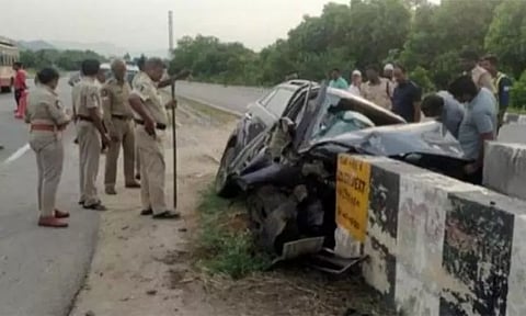 திருப்பதி அருகே பயங்கர விபத்து: 4 பேர் பலி