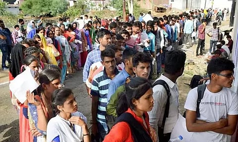 பிளஸ்-2 விற்கு பின் என்ன படிக்கலாம்... வேலைவாய்ப்பு வழங்கும் படிப்புகள் எவை?