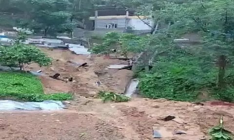 மிசோரமில் கல்குவாரியில் பாறை சரிந்து 14 பேர் பலி