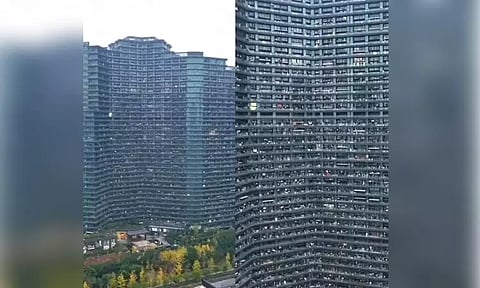 ஒரே ஒரு அடுக்குமாடி கட்டிடத்தில் வசிக்கும் 30 ஆயிரம் பேர்: எங்கே தெரியுமா?