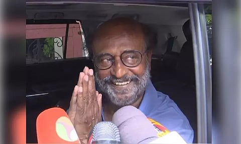 பதில் அளிப்பதை தவிர்த்த ரஜினிகாந்த்