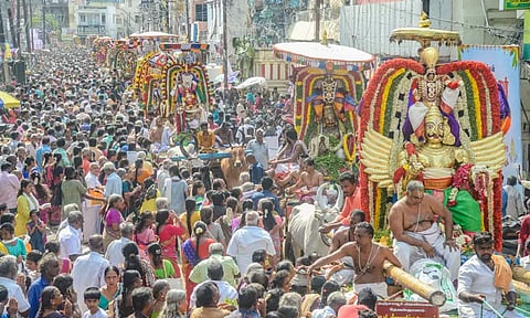 தஞ்சையில் 25 பெருமாள்கள் கருட சேவை