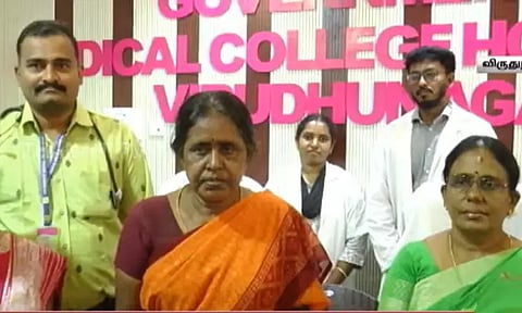 தூக்கத்தில் பல்செட்டை விழுங்கிய பெண்... உணவுக்குழாயில் சிக்கியது - அறுவை சிகிச்சை மூலம் அகற்றம்