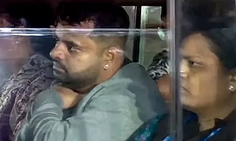 பிரஜ்வல் ரேவண்ணாவை 6 நாட்கள் காவலில் எடுத்து விசாரிக்க போலீசாருக்கு கோர்ட்டு அனுமதி