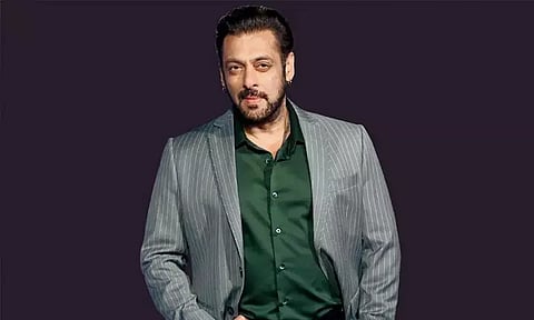 சல்மான் கானை கொலை செய்ய பாகிஸ்தானில் இருந்து ஆயுதங்கள்; அதிர்ச்சி தகவல்