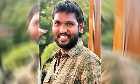 குளிர்பானத்தில் மயக்க மருந்து: இளம்பெண்ணை பலாத்காரம் செய்த சினிமா தயாரிப்பாளர்