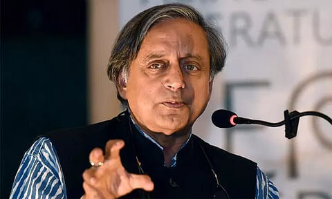 திருவனந்தபுரத்தில் காங்கிரஸ் வேட்பாளர் சசிதரூர் பின்னடைவு