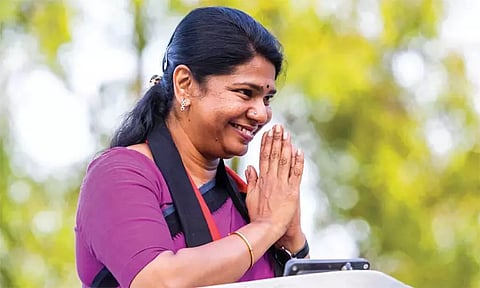 தூத்துக்குடி தொகுதியில் கனிமொழி முன்னிலை