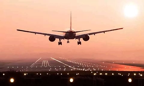 டெல்லி-டொரண்டோ விமானத்திற்கு வெடிகுண்டு மிரட்டல்