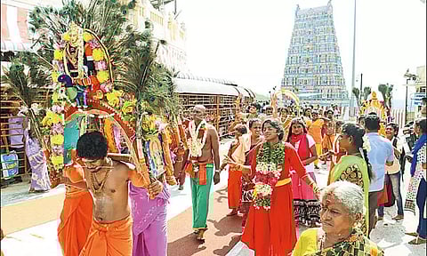 வைகாசி கிருத்திகை: திருத்தணி முருகன் கோவிலில் 3 மணி நேரம் காத்திருந்து தரிசனம் செய்த பக்தர்கள்