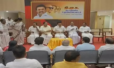 "நீட் தேர்வுக்கு முற்றுப்புள்ளி" - தி.மு.க. எம்.பி.க்கள் கூட்டத்தில் தீர்மானம் நிறைவேற்றம்