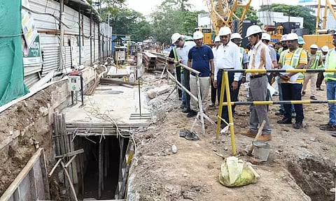 சென்னை: மழை நீர் வடிகால் பணிகளை பார்வையிட்டு, தலைமை செயலாளர் ஆய்வு