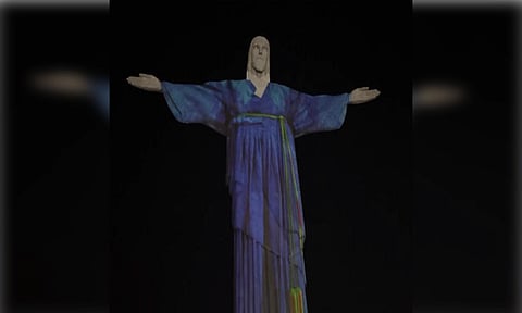 பிரேசில்: கொரியாவின் பாரம்பரிய ஆடையில் அலங்கரிக்கப்பட்ட 'மீட்பர்' இயேசு சிலை
