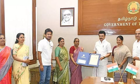 எழுத்தாளர் பாமாவுக்கு அவ்வையார் விருது: முதல்-அமைச்சர் மு.க.ஸ்டாலின் வழங்கினார்