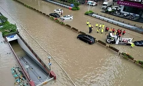 சீனாவில் கனமழை, வெள்ளப்பெருக்கு - 27 ஆயிரம் பேர் வெளியேற்றம்