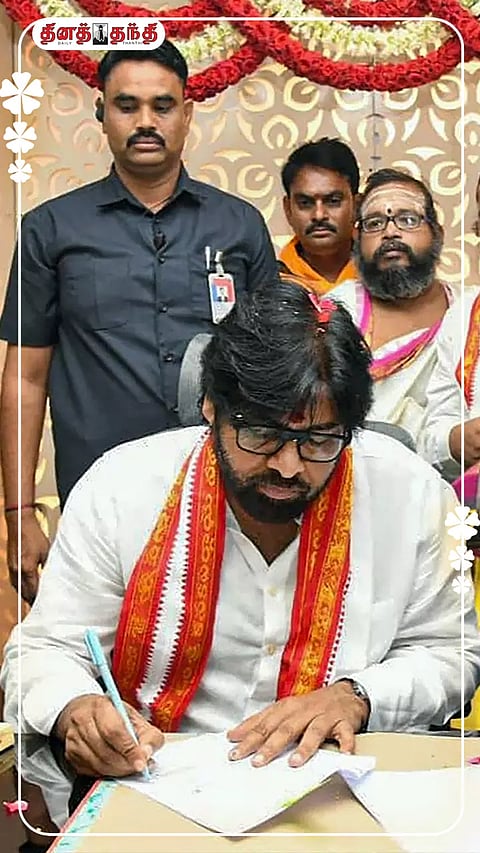 ஆந்திர துணை முதல்-மந்திரியாக பவன் கல்யாண் பொறுப்பேற்றார்..!