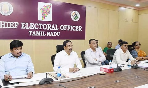 விக்கிரவாண்டி இடைத் தேர்தல்: முன்னேற்பாடுகள் குறித்து தலைமைத் தேர்தல் அதிகாரி சத்யபிரதா சாகு ஆலோசனை