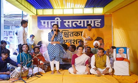 அரவிந்த் கெஜ்ரிவாலை தேடப்படும் பயங்கரவாதிபோல் அமலாக்கத்துறை நடத்துகிறது - சுனிதா கெஜ்ரிவால்