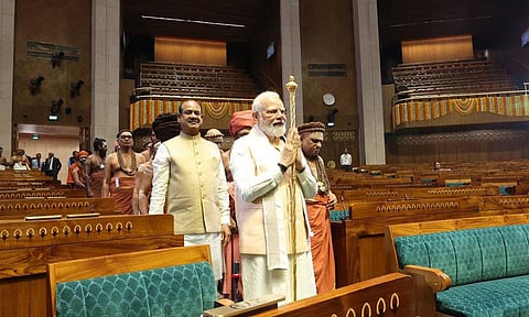 நாடாளுமன்றத்தில் உள்ள செங்கோலை நீக்க வேண்டும்: சமாஜ்வாதி கட்சி கோரிக்கை நிராகரிப்பு