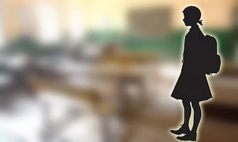 ஒரே ஒரு மாணவி படித்து வந்த அரசுப்பள்ளி தற்காலிக மூடல்