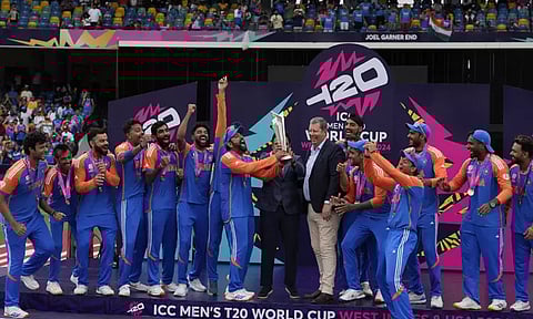 டி20 உலகக்கோப்பை தொடரில் அசத்திய டாப் 5 பந்து வீச்சாளர்கள் மற்றும் பேட்ஸ்மேன்கள் விவரம்