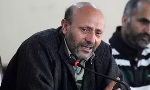 சிறை கைதியான என்ஜினீயர் ரஷீத் எம்.பி.யாக பதவியேற்க என்.ஐ.ஏ. அனுமதி