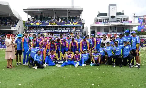 அவரால்தான் நான் இங்கு இருக்கிறேன் - வீரர்களின் ஓய்வறையில் கடைசியாக உரையாற்றிய டிராவிட்