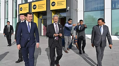 கஜகஸ்தான் சென்றடைந்த மத்திய மந்திரி ஜெய்சங்கருக்கு வரவேற்பு