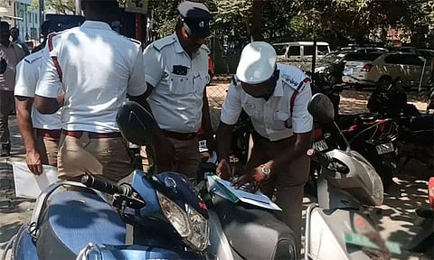 விதிகளை மீறி ஸ்டிக்கர்... ரூ.2.57 கோடி அபராதம் வசூல்