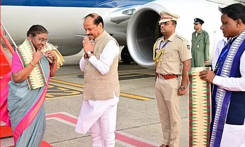 4 நாள் சுற்றுப்பயணம்; ஜனாதிபதி திரவுபதி முர்மு ஒடிசாவுக்கு வருகை