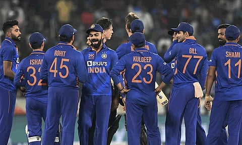 கில் பரவாயில்லை.. ஆனால் ரோகித்துக்கு பின் அவர்தான் சரியான கேப்டன் - இந்திய முன்னாள் வீரர்