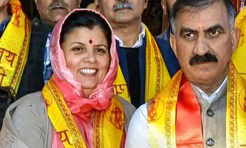 டெஹ்ரா தொகுதி இடைத்தேர்தல்: இமாச்சல பிரதேச முதல்-மந்திரியின் மனைவி கமலேஷ் தாக்கூர் வெற்றி