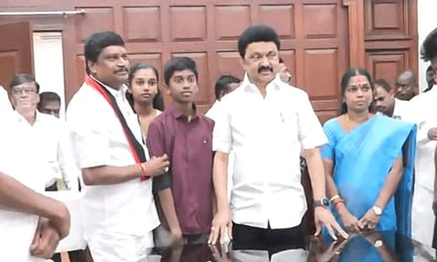 சட்டமன்ற உறுப்பினராக பதவியேற்றுக் கொண்டார் அன்னியூர் சிவா