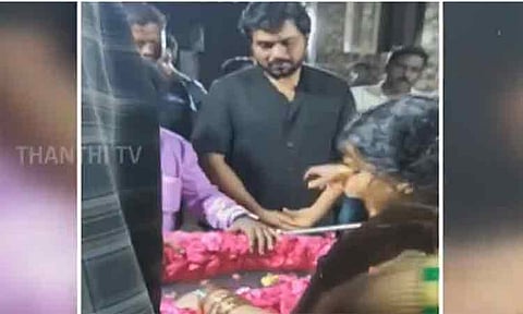 'சர்தார் 2' படப்பிடிப்பில் உயிரிழந்த சண்டை பயிற்சியாளர் உடலுக்கு கார்த்தி நேரில் அஞ்சலி