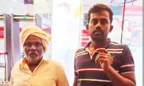 வேட்டி அணிந்து வந்த விவசாயிக்கு அனுமதி மறுப்பு: வணிக வளாகத்தை மூட கர்நாடக அரசு உத்தரவு