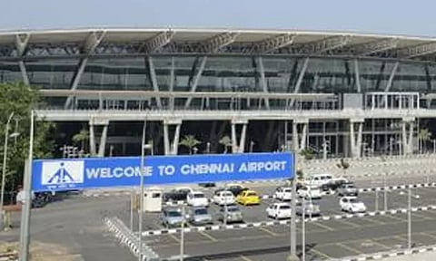 போதிய பயணிகள் இல்லாததால் சென்னை உள்நாட்டு விமான நிலையத்தில் 4 விமானங்கள் ரத்து