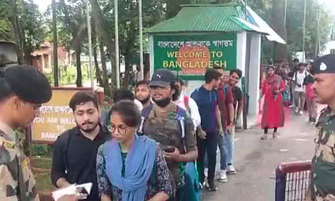 வங்காளதேசத்தில் இருந்து இதுவரை 4,500 இந்திய மாணவர்கள் நாடு திரும்பியுள்ளனர் - மத்திய அரசு