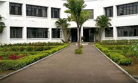 தமிழகத்தில் 9 பொறியியல் கல்லூரிகள் மூடல்