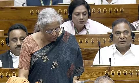 நாடாளுமன்றத்தில் பொருளாதார ஆய்வறிக்கை தாக்கல்