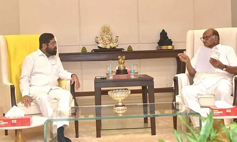 ஏக்நாத் ஷிண்டேவுடன் சரத் பவார் திடீர் சந்திப்பு: மராட்டிய அரசியலில் பரபரப்பு
