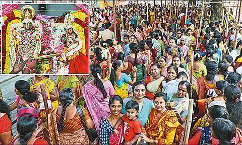 வில்லிவாக்கம் அகத்தீசுவரர் கோவிலில் பெண்கள் வழிபாடு