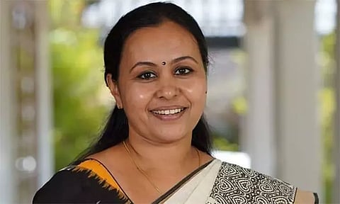 கேரள அமைச்சர் வீணா ஜார்ஜ் சென்ற வாகனம் விபத்தில் சிக்கியது