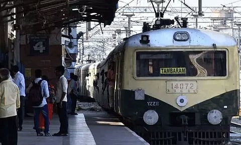 சென்னை கடற்கரை - தாம்பரம் இடையே இன்று முதல் மின்சார ரெயில் சேவை ரத்து
