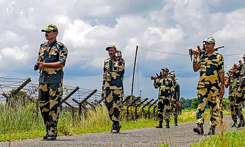 இந்திய-வங்காளதேச எல்லையில் உஷார்நிலை- பாதுகாப்பு படையினருக்கு விடுமுறை ரத்து