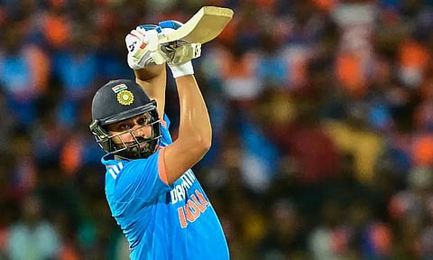 ஒருநாள் கிரிக்கெட் வரலாற்றில் கிறிஸ் கெயிலின் மாபெரும் சாதனையை சமன் செய்த ரோகித் சர்மா