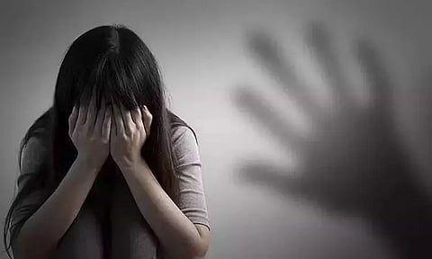 5 வயது மாணவிக்கு பாலியல் தொல்லை கொடுத்த ஓவிய ஆசிரியை.. குமரியில் பரபரப்பு