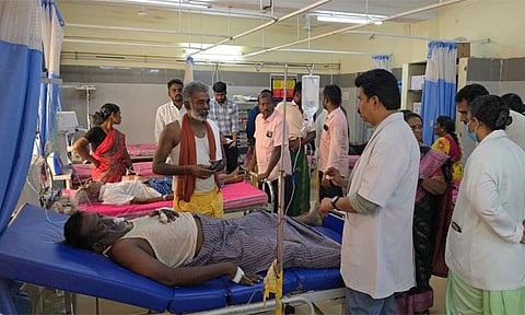 கோவில் திருவிழாவில் விஷ வண்டுகள் கடித்து 40 பேர் மருத்துவமனையில் அனுமதி