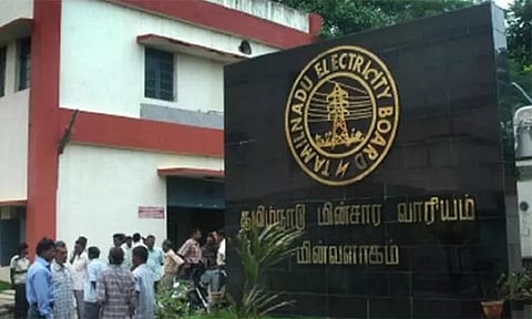 மின் விபத்தை தடுப்பதற்கான பாதுகாப்பு வழிமுறைகளை பின்பற்றாவிட்டால் பணிநீக்கம்: மின்வாரியம் எச்சரிக்கை