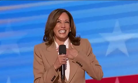 அமெரிக்காவுக்கு வாழ்நாள் சேவையாற்றியவர்; பைடனுக்கு நன்றி தெரிவித்து கமலா ஹாரிஸ் பேச்சு